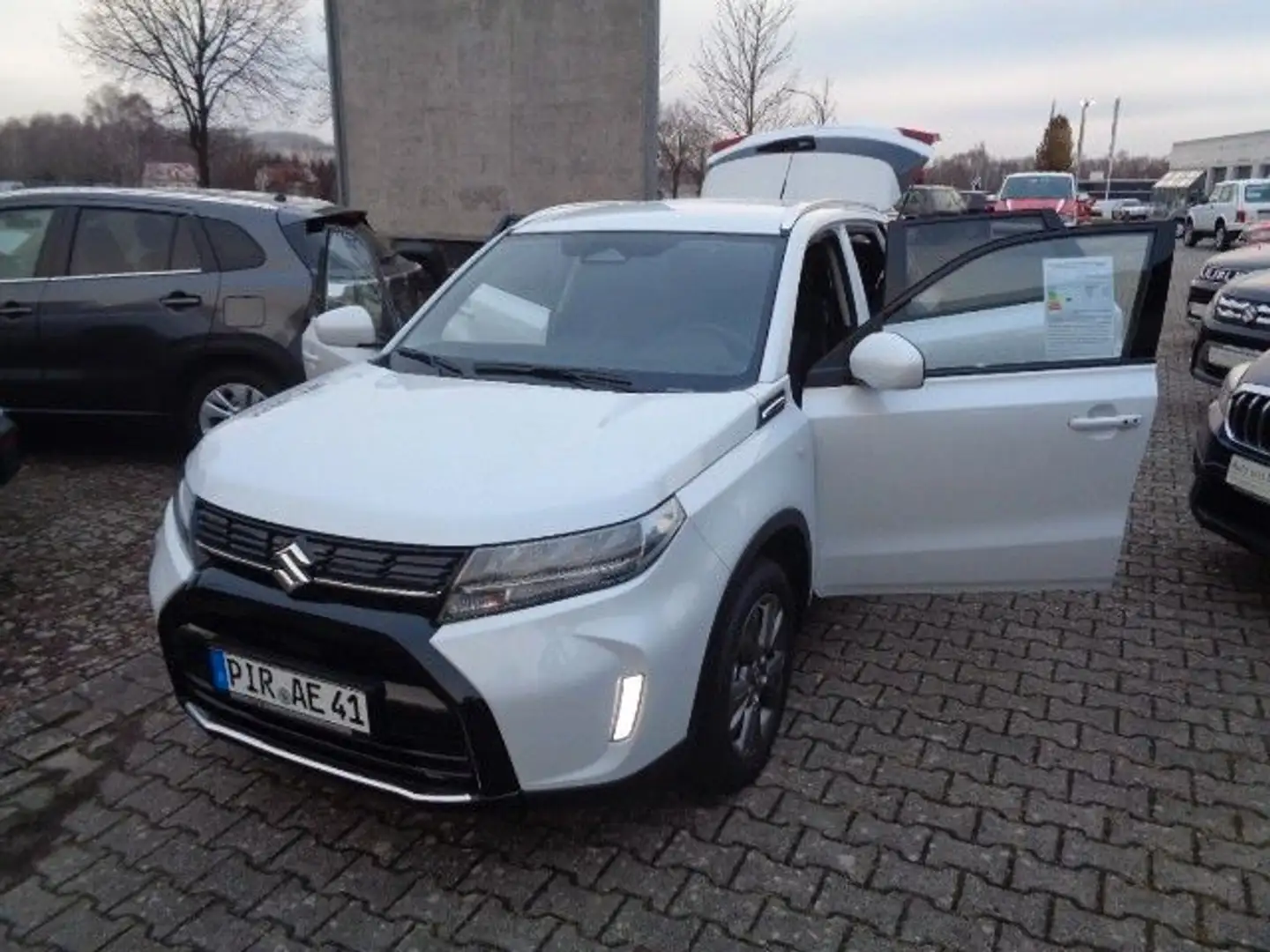 Suzuki Vitara 1.4 Hybrid Comfort 4x4 Allgrip Weiß - 1