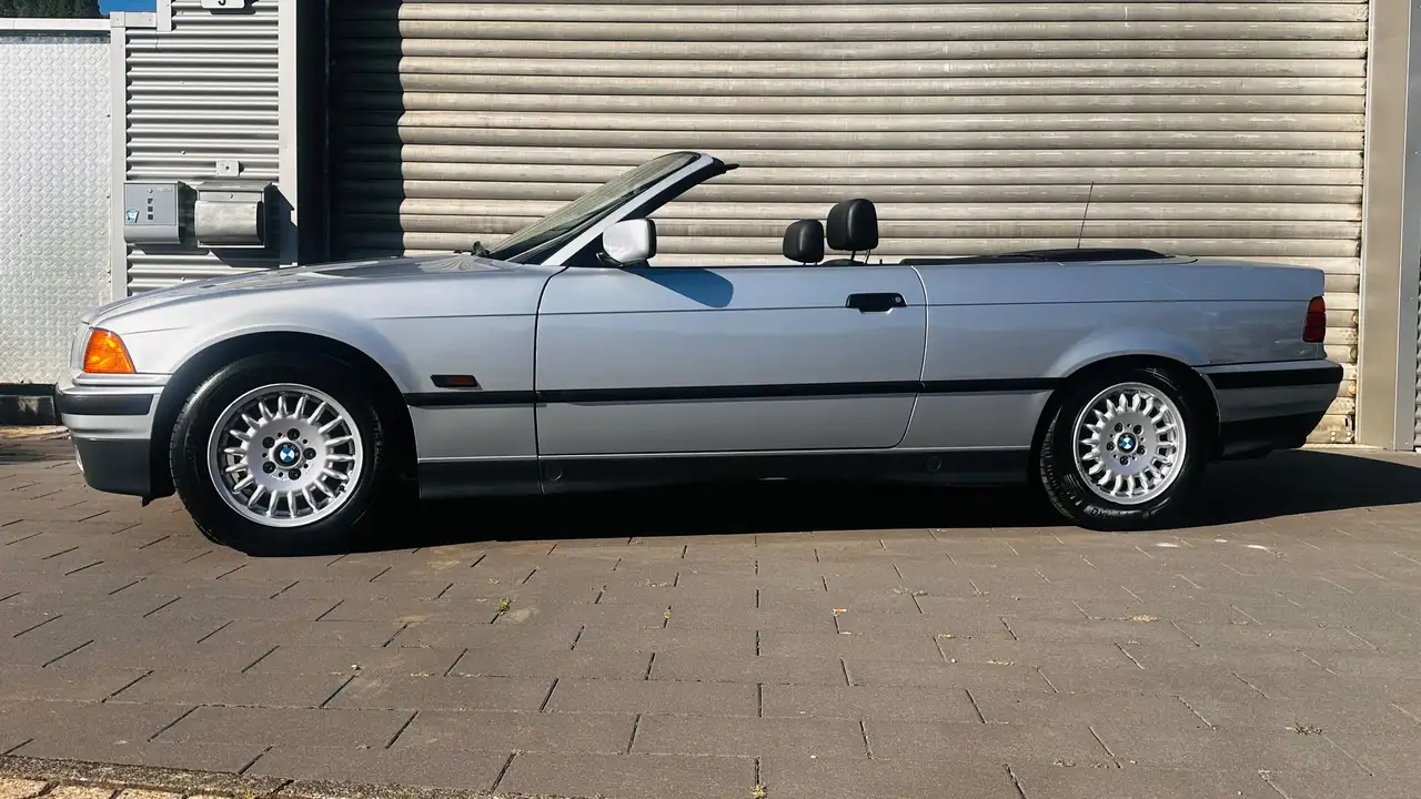 BMW 320i E36 Cabrio im Erstlack, Unfallfrei, Klimatr., foto 3