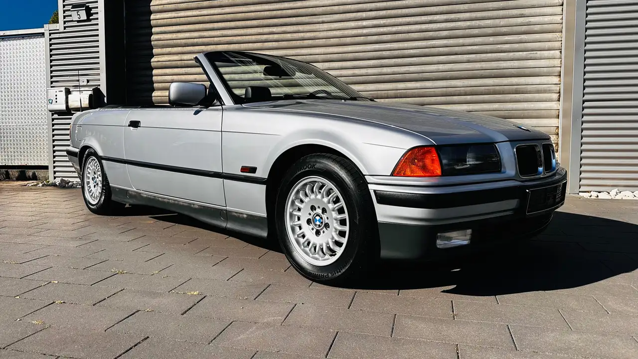 BMW 320i E36 Cabrio im Erstlack, Unfallfrei, Klimatr., foto 7