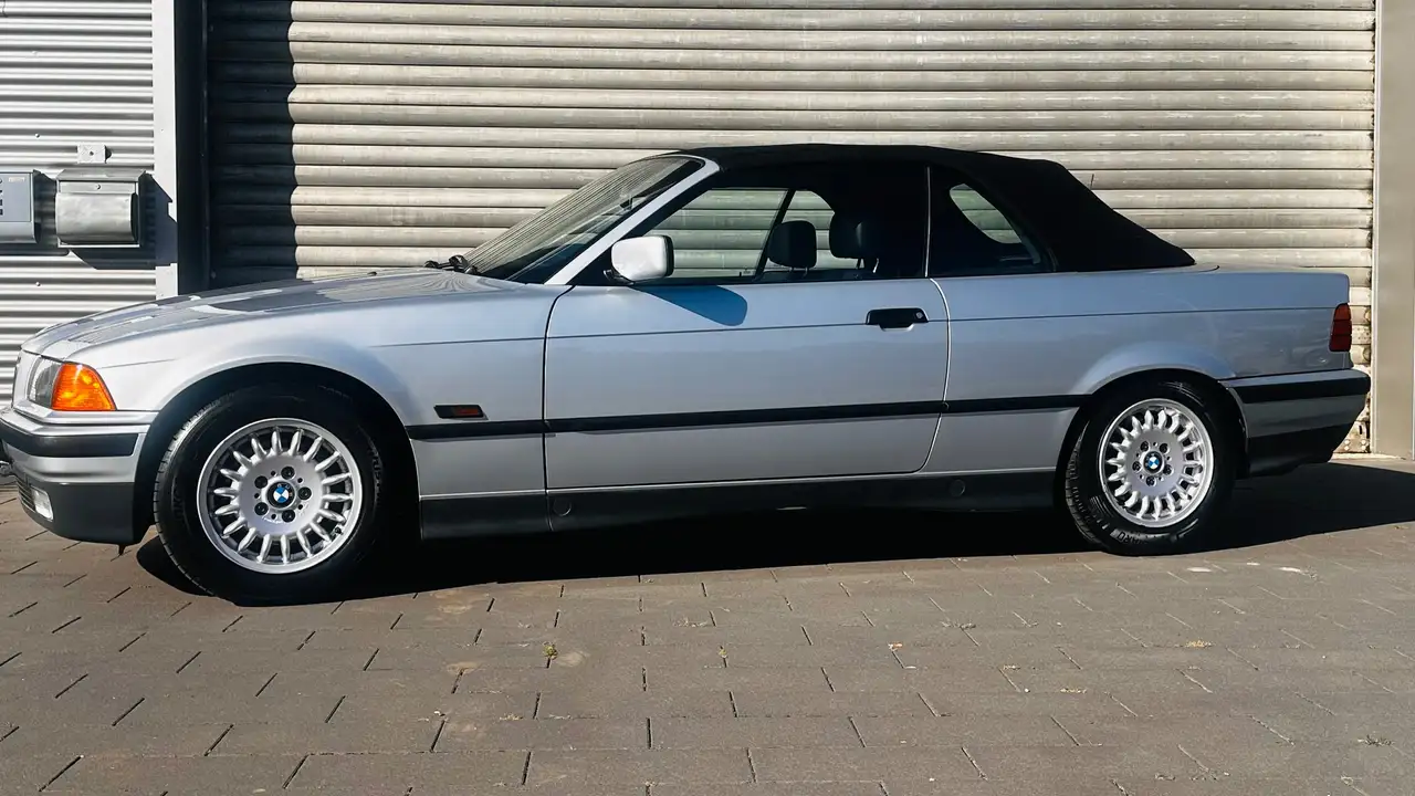 BMW 320i E36 Cabrio im Erstlack, Unfallfrei, Klimatr., foto 4