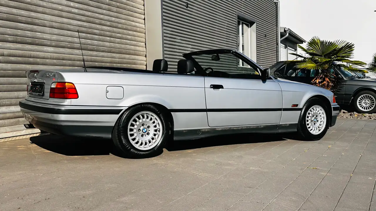 BMW 320i E36 Cabrio im Erstlack, Unfallfrei, Klimatr., foto 9
