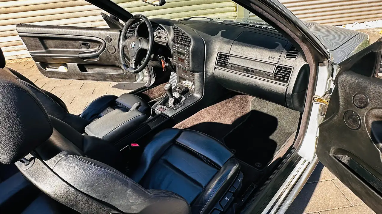 BMW 320i E36 Cabrio im Erstlack, Unfallfrei, Klimatr., foto 12