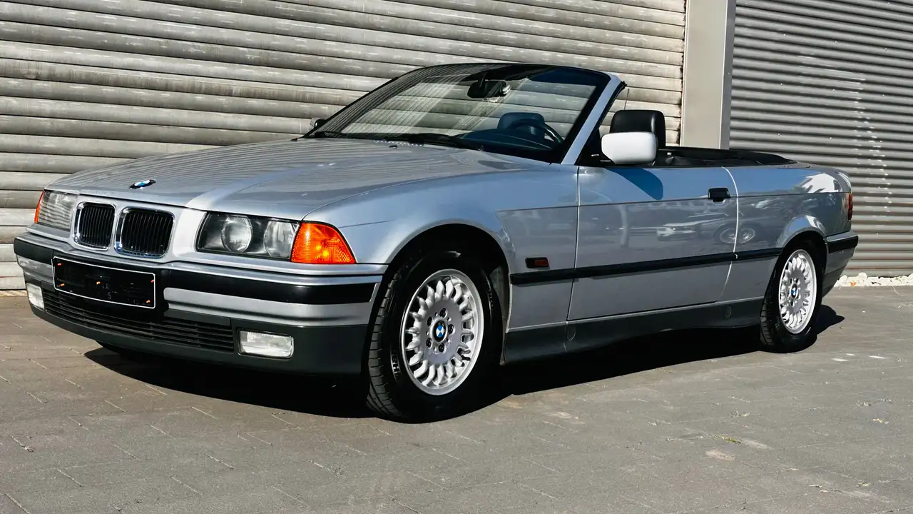BMW 320i E36 Cabrio im Erstlack, Unfallfrei, Klimatr., foto 1