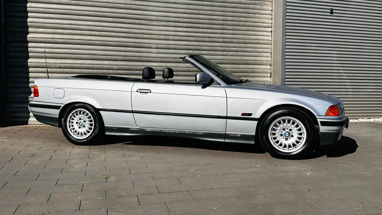 BMW 320i E36 Cabrio im Erstlack, Unfallfrei, Klimatr., foto 8