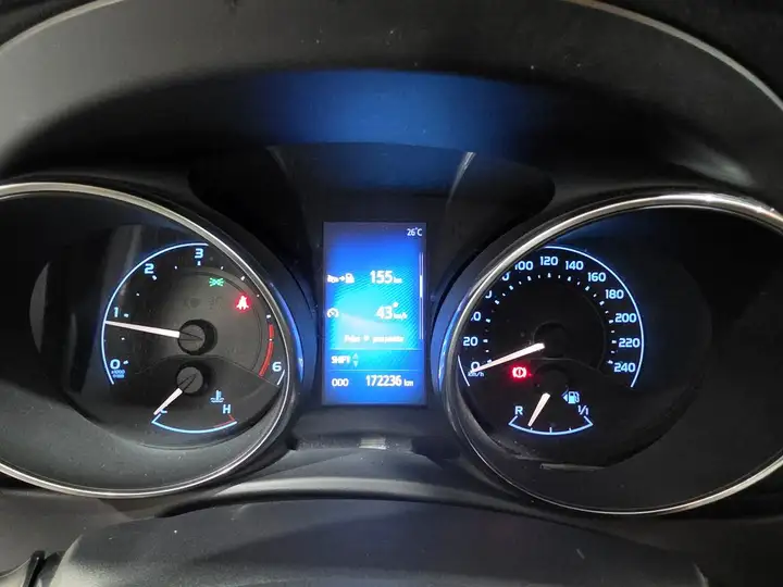 Toyota Auris Touring Sports 90D Business (2015) 2016, foto 18