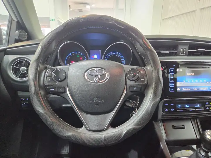 Toyota Auris Touring Sports 90D Business (2015) 2016, foto 17