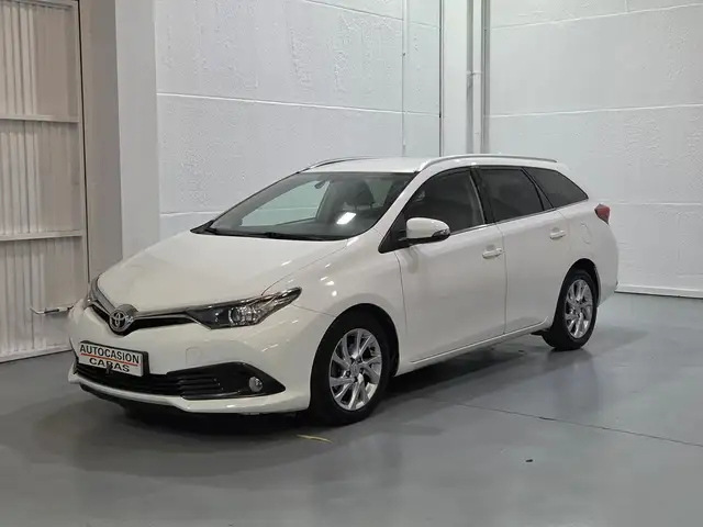 Toyota Auris Touring Sports 90D Business