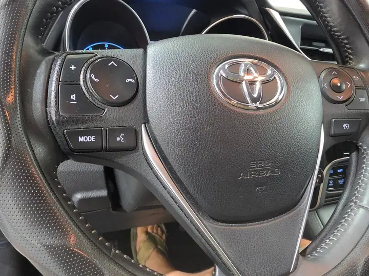 Toyota Auris Touring Sports 90D Business (2015) 2016, foto 19