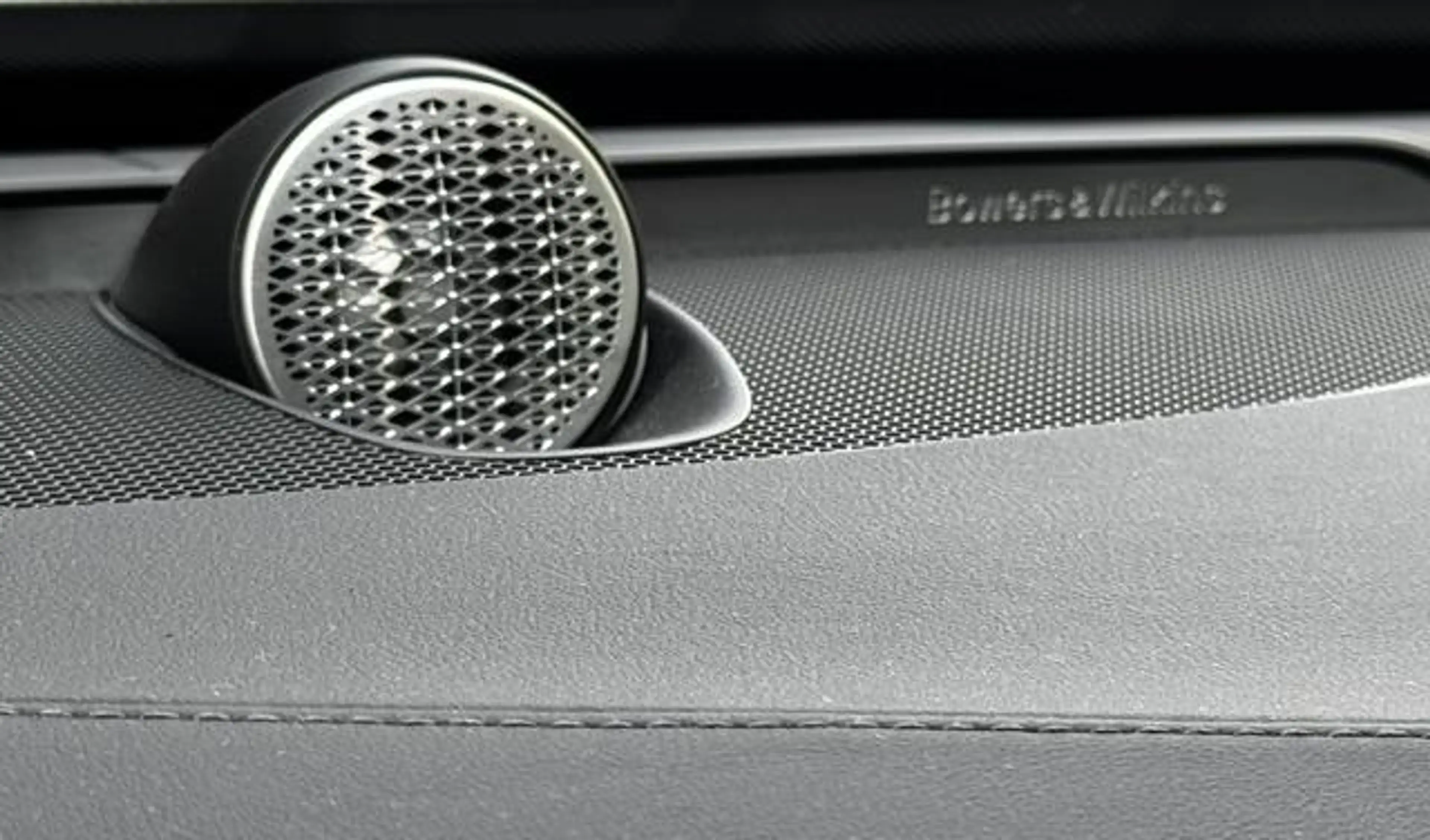 Volvo XC90 2.0 T8 LongRange AWD Ultra Dark Full Option, Massa — photo 4