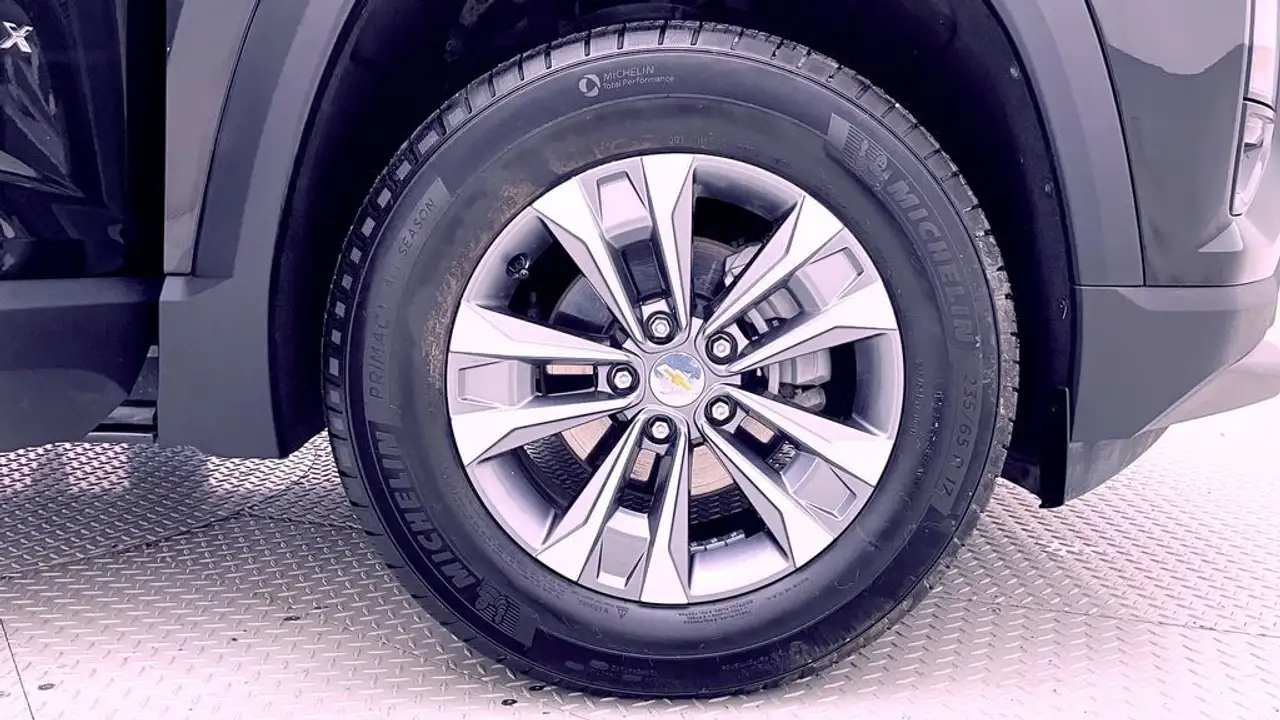 Chevrolet Equinox photo Chevrolet Equinox