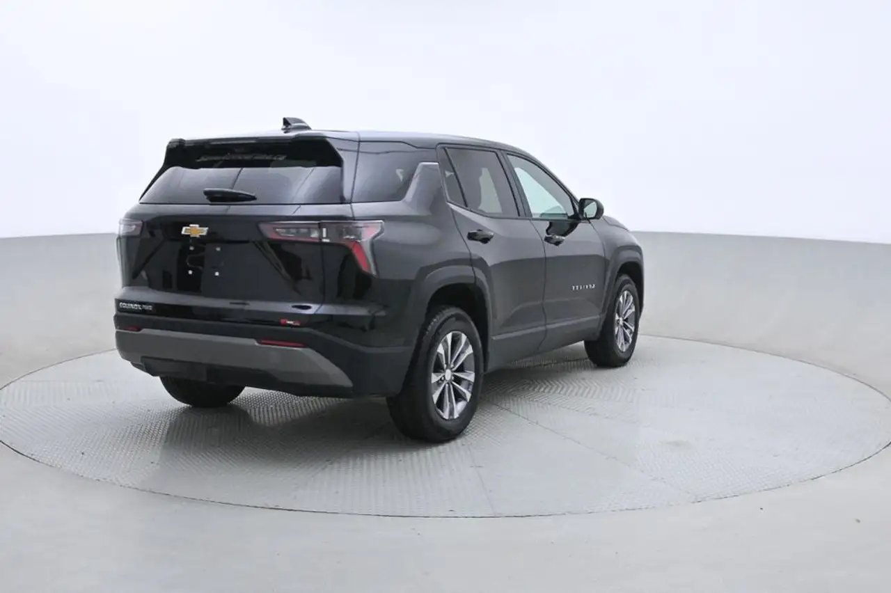 Chevrolet Equinox photo Chevrolet Equinox