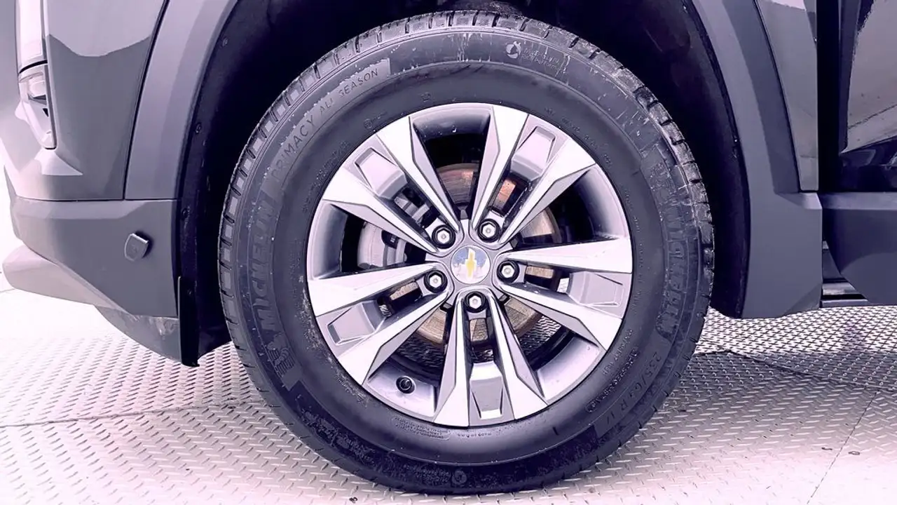 Chevrolet Equinox photo Chevrolet Equinox