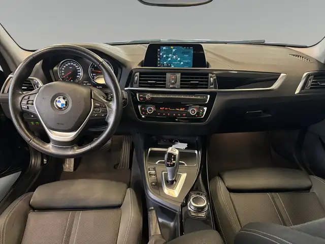 BMW 1 Series view 11