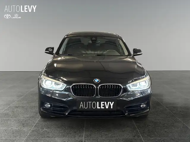 BMW 1 Series view 9