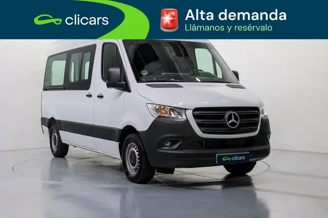 Mercedes-Benz Sprinter view 3