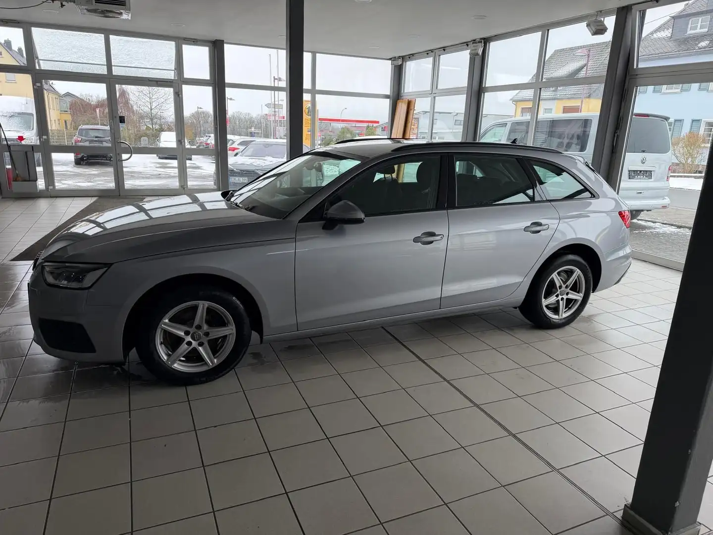 Audi A4 Avant 35 TDI Automatik+Tempom+Navi+LED+PDC+ Silber - 2