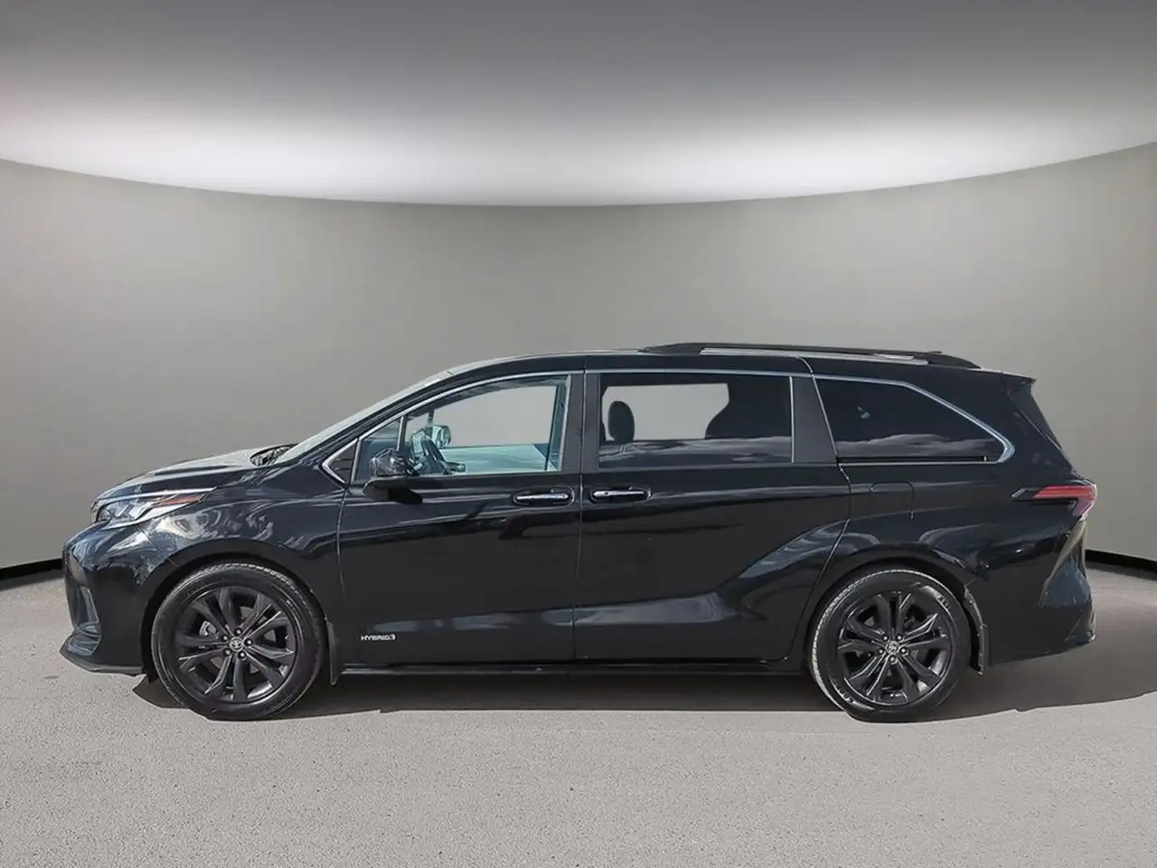 Toyota Sienna снимка Toyota Sienna