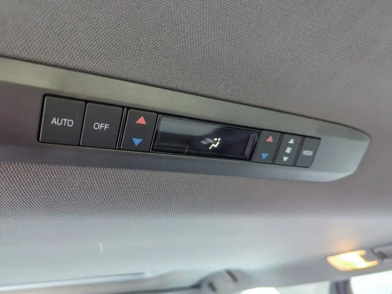 Toyota Sienna снимка Toyota Sienna