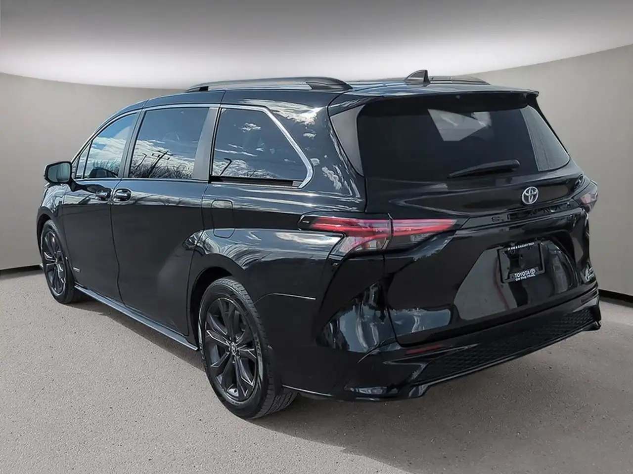 Toyota Sienna снимка Toyota Sienna