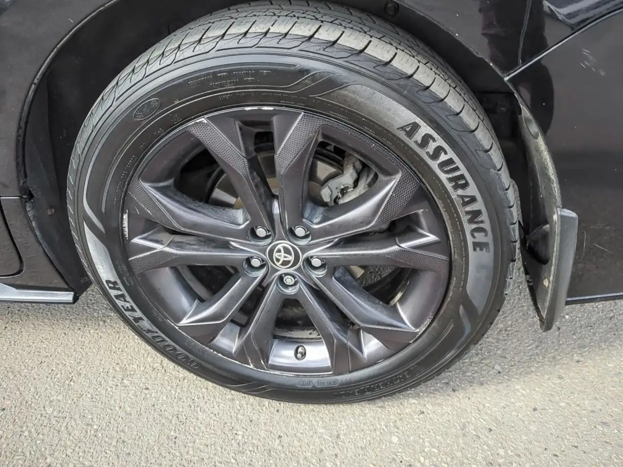 Toyota Sienna снимка Toyota Sienna