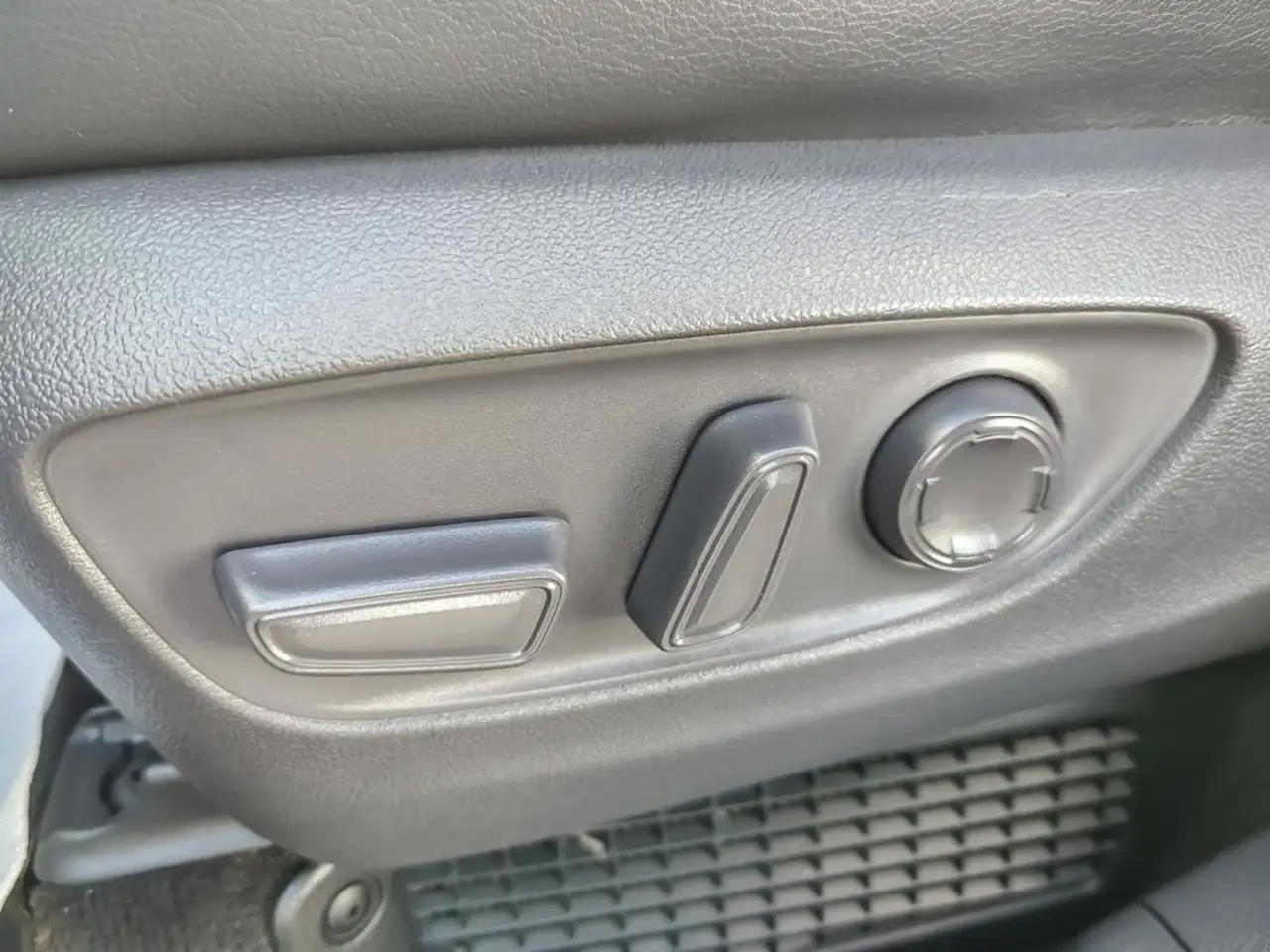 Toyota Sienna снимка Toyota Sienna