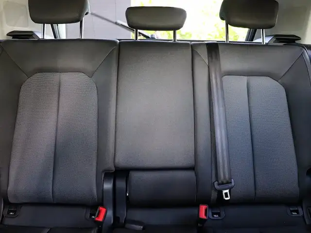 Audi Q3 view 25