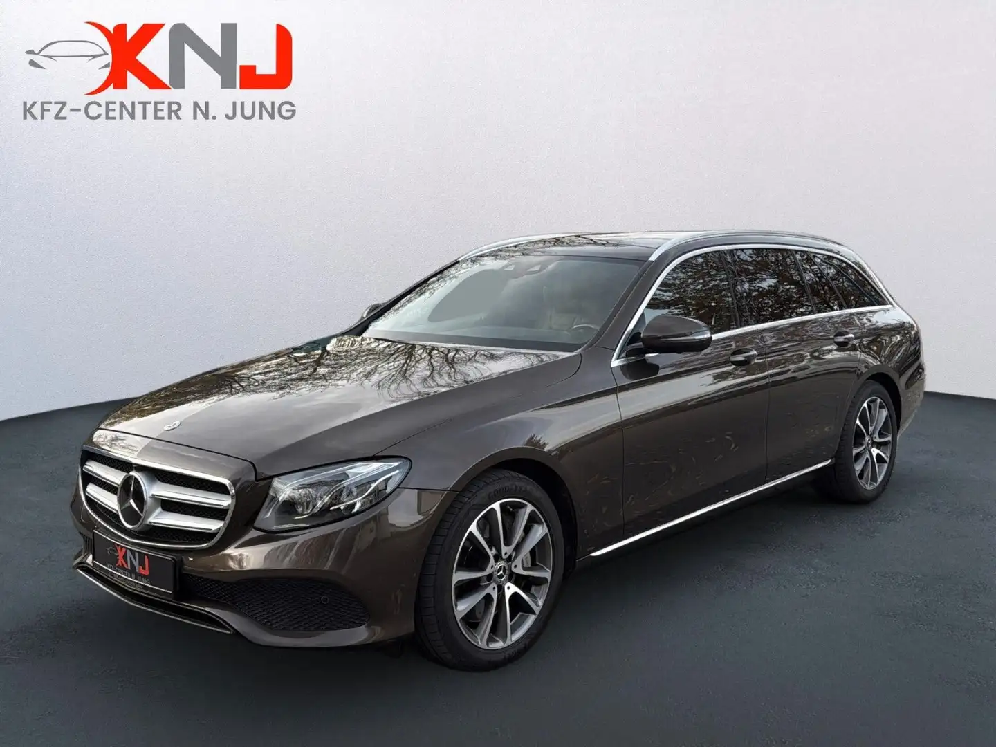 Mercedes-Benz E 400 E -Klasse T-Modell 4Matic | Avantgarde Braun - 1