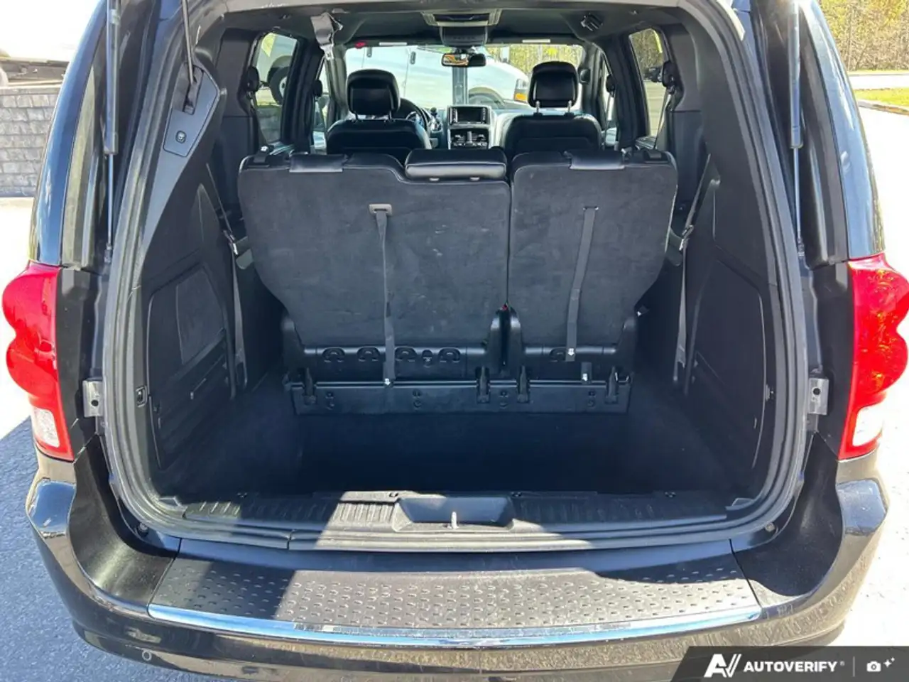 Dodge Grand Caravan снимка Dodge Grand Caravan