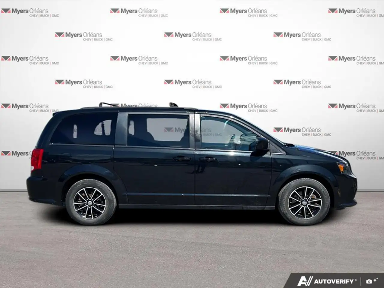 Dodge Grand Caravan снимка Dodge Grand Caravan
