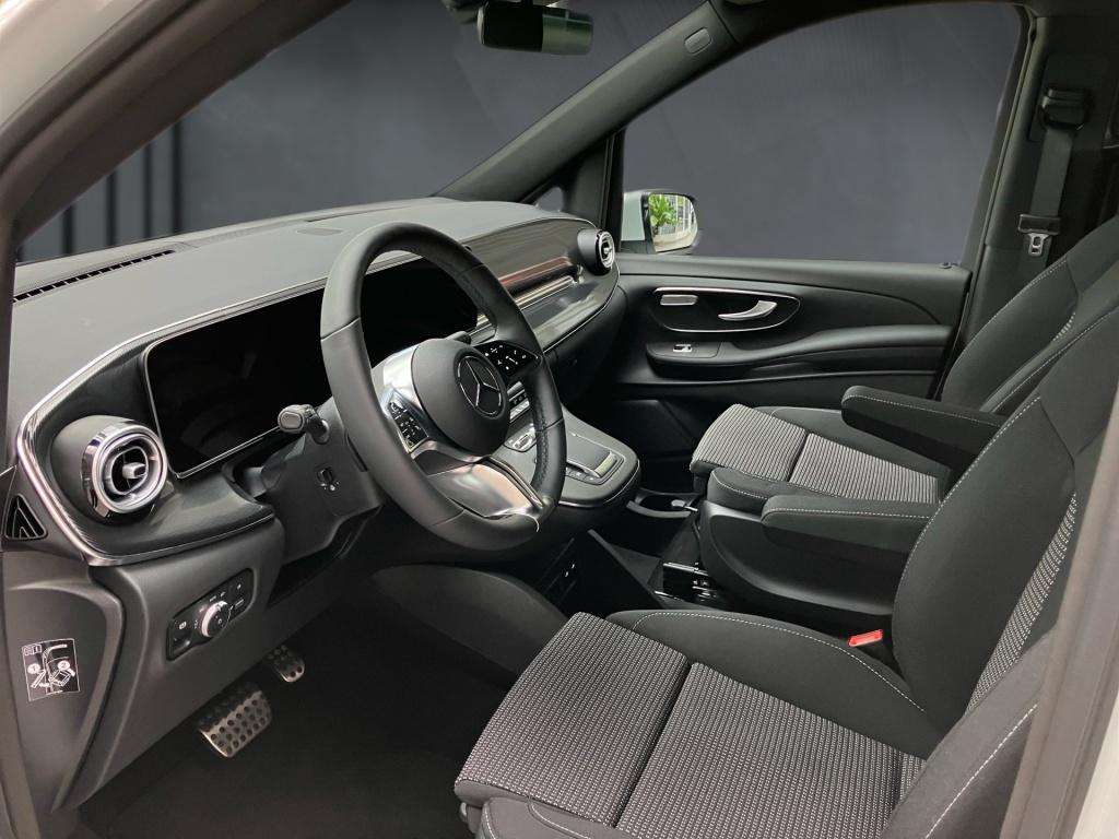 Mercedes-Benz V 220
