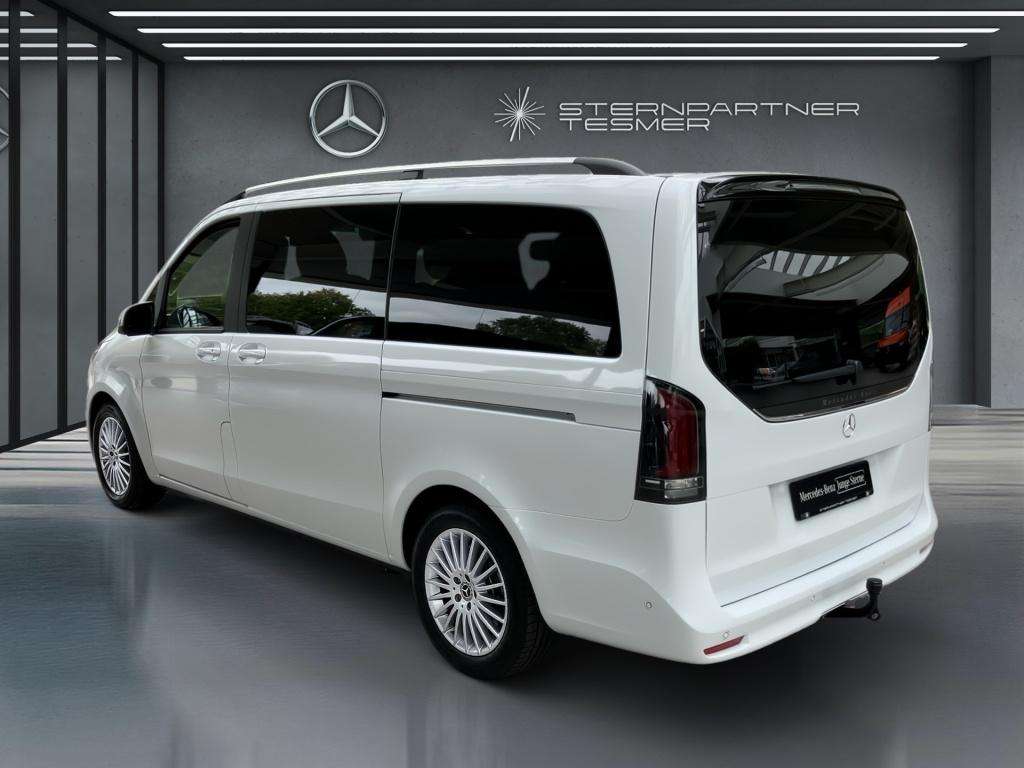 Mercedes-Benz V 220