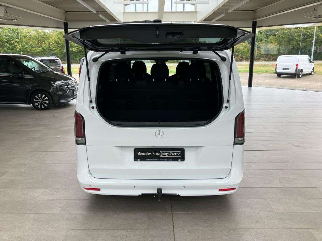 Mercedes-Benz V 220