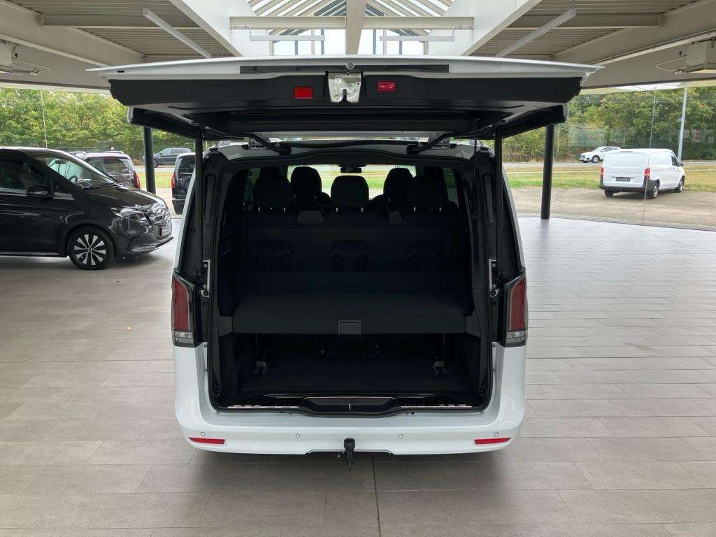 Mercedes-Benz V 220