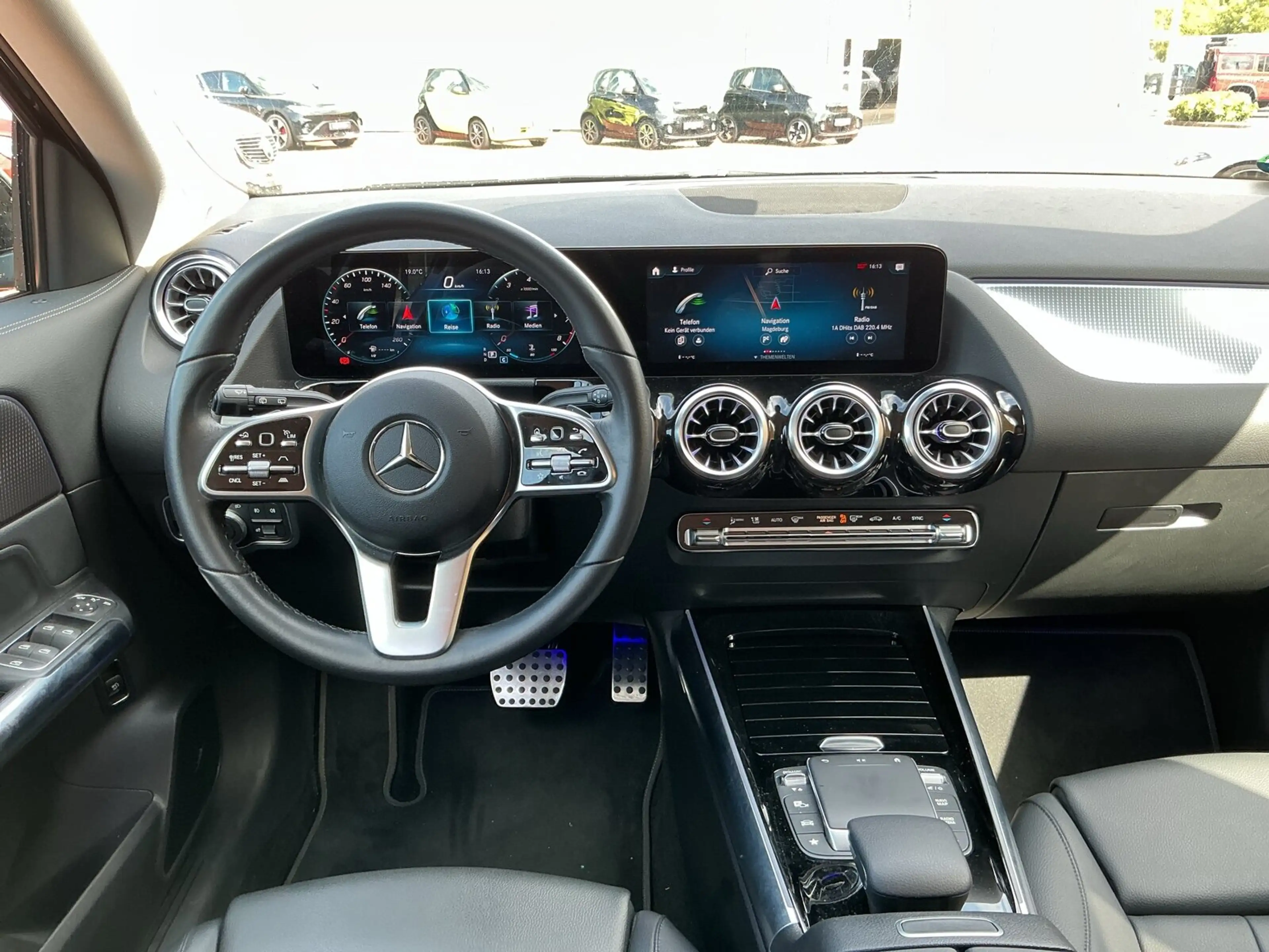 Mercedes-Benz GLA 250 GLA 250 4M Progr Distro 360Kam Nightpak AHK LED — photo 11