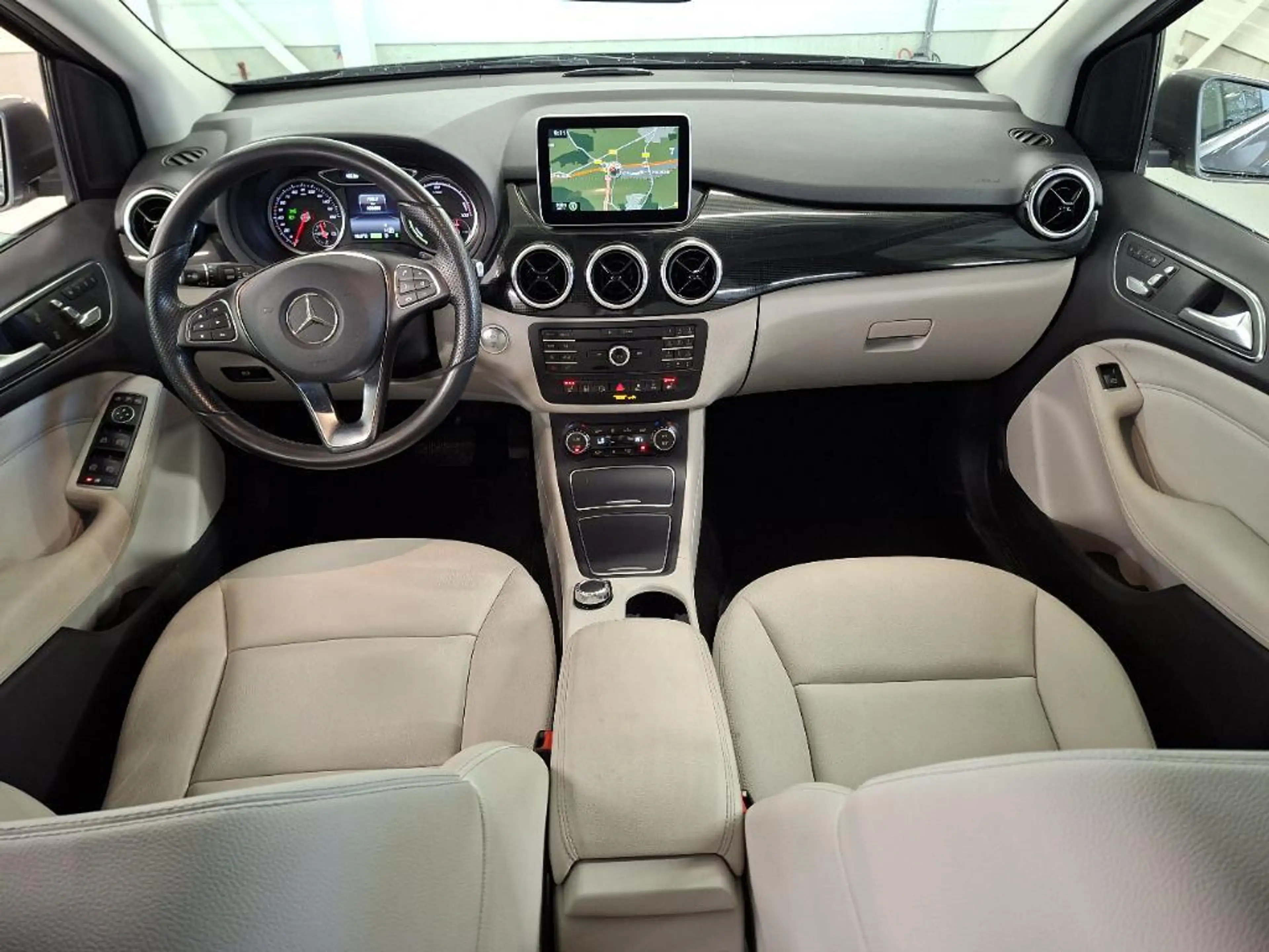 Mercedes-Benz B Electric Drive B 250 E , Topausstattung unbedingt anschauen , NP 52.000 — photo 4