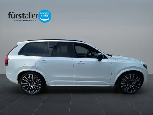 Volvo XC90 Black Edition Ultra, T8 AWD Plug-in Hybrid, Elektrisch/Benzi Ansicht 4