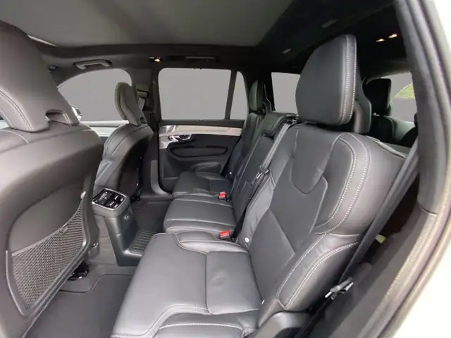 Volvo XC90 Black Edition Ultra, T8 AWD Plug-in Hybrid, Elektrisch/Benzi Ansicht 10