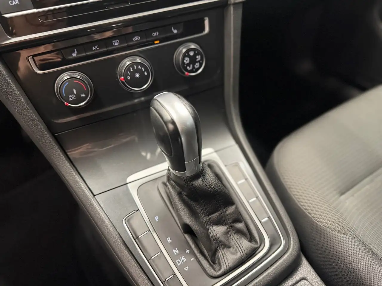 Volkswagen Golf снимка Volkswagen Golf