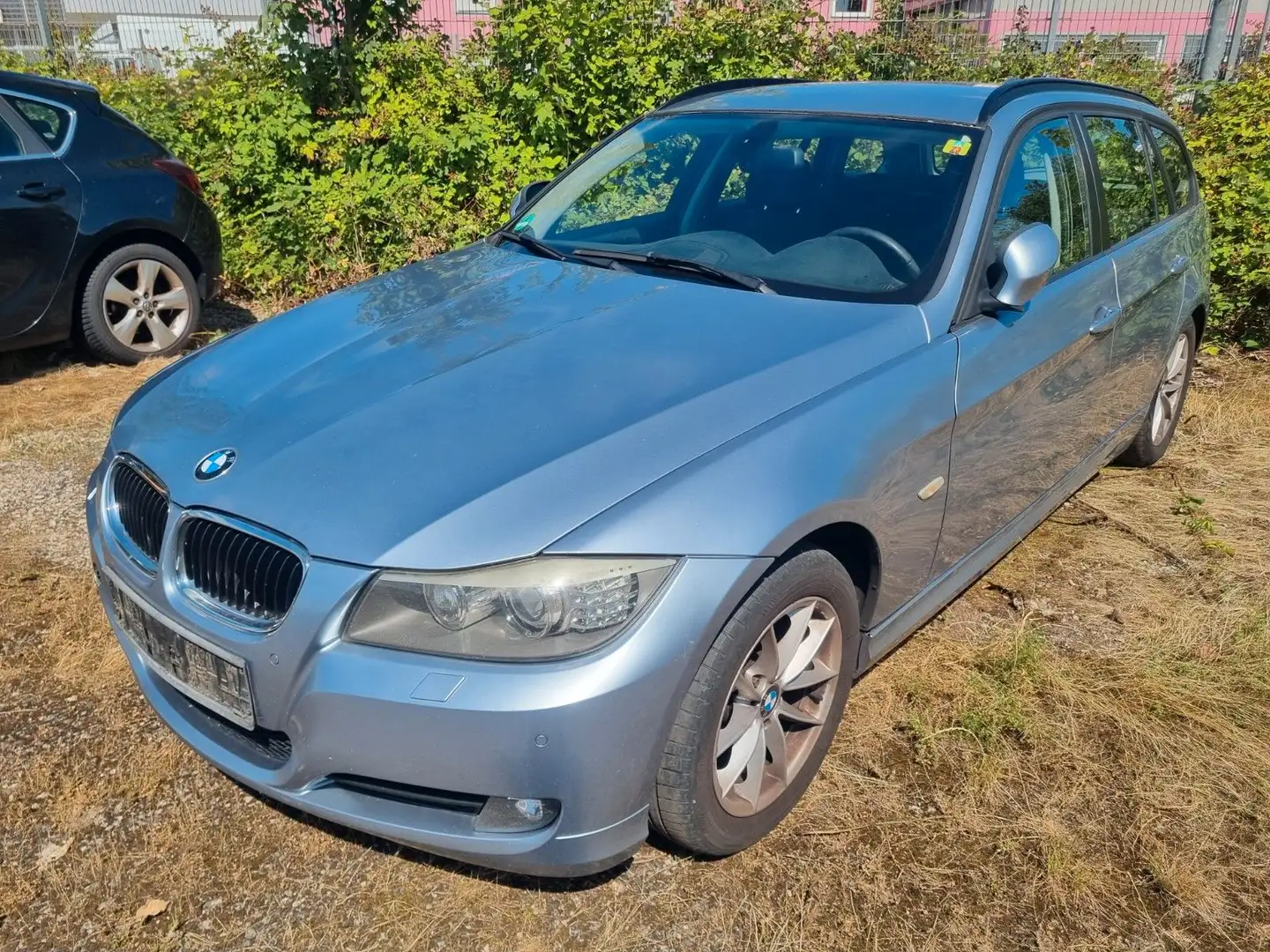 BMW 318 Baureihe 3 Touring 318d Bleu - 1