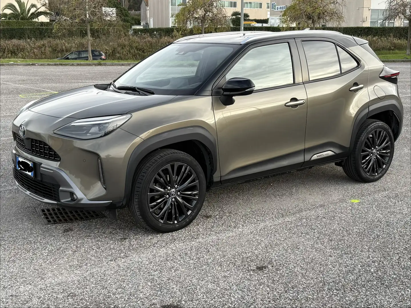 Toyota Yaris Yaris Cross Cross 1.5h Adventure awd-i 116cv e-cvt Verde - 1