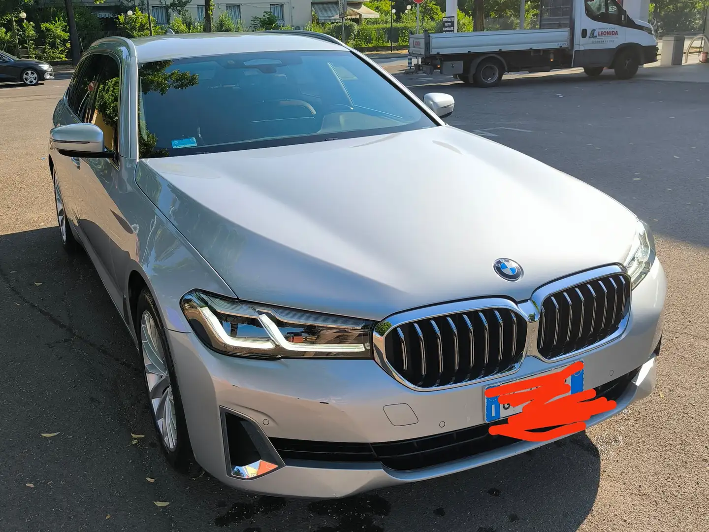 BMW 530 Serie 5 G31 2021 Touring LCI 530e Luxury auto Argento - 1