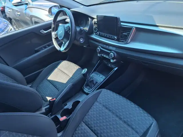 Kia Rio view 12
