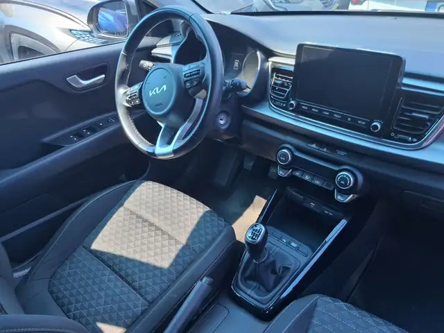 Kia Rio view 6