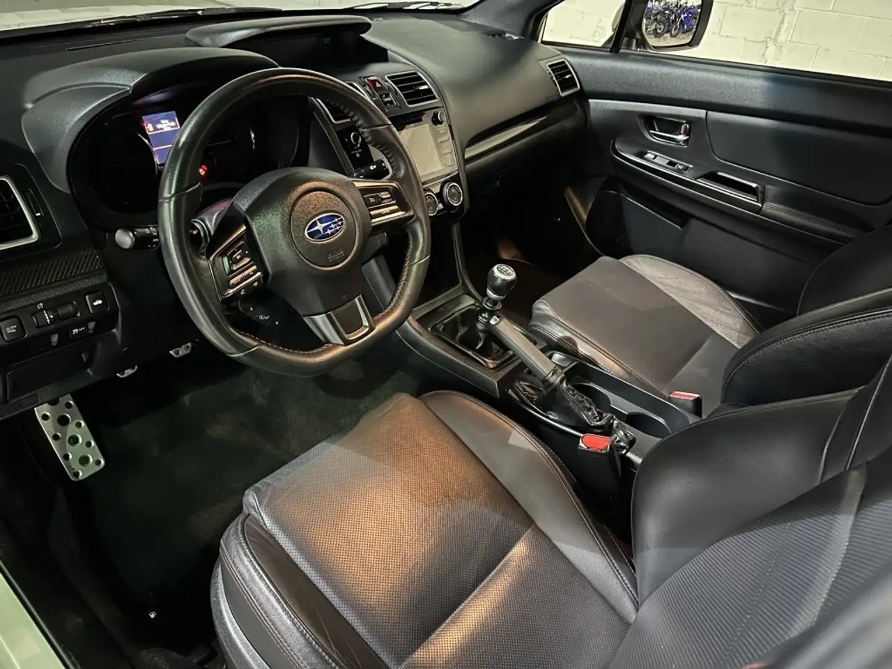 Subaru WRX снимка Subaru WRX