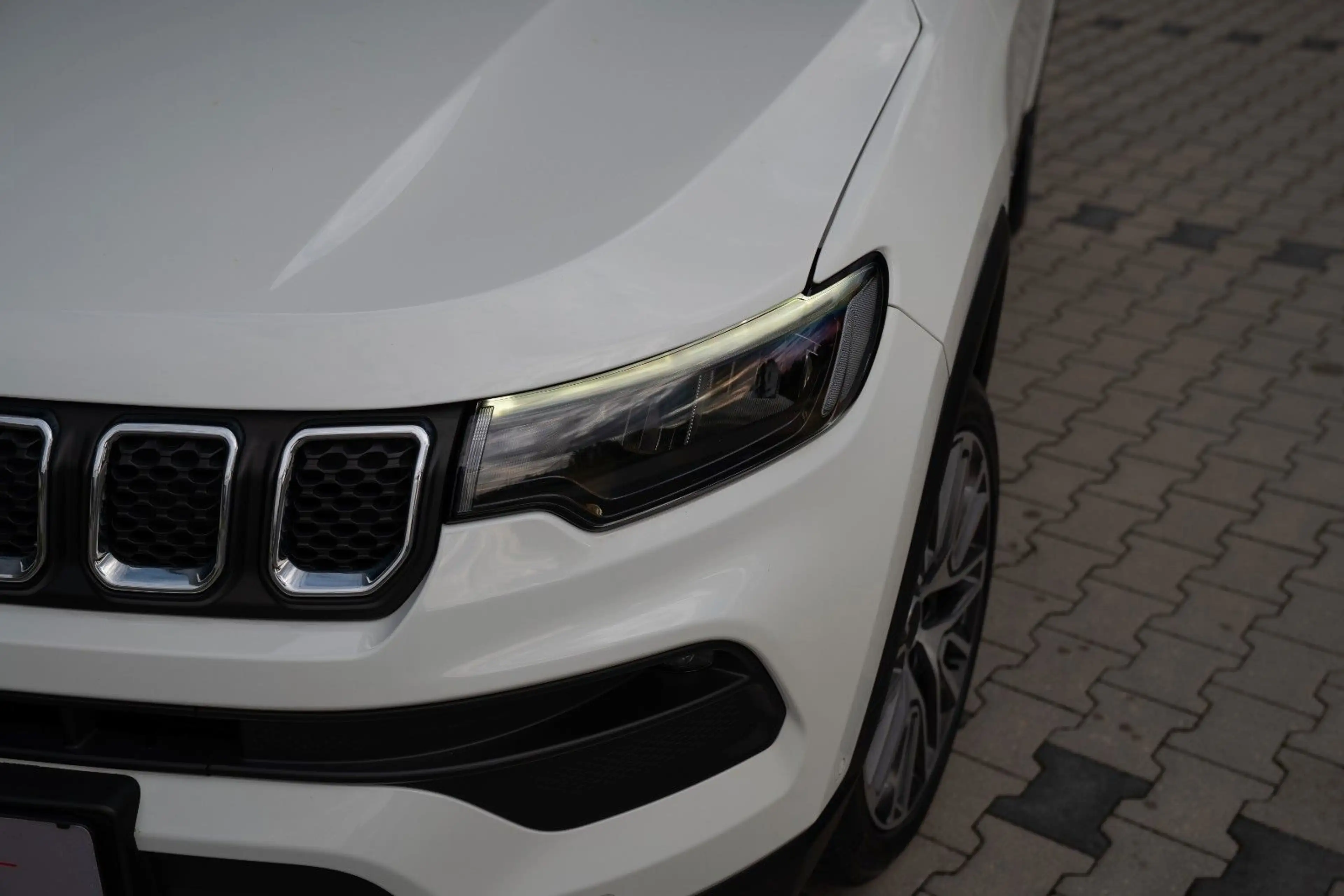 Jeep Compass Limited Plug-In-Hybrid 4WD*LED*PANO*CAM* — photo 4