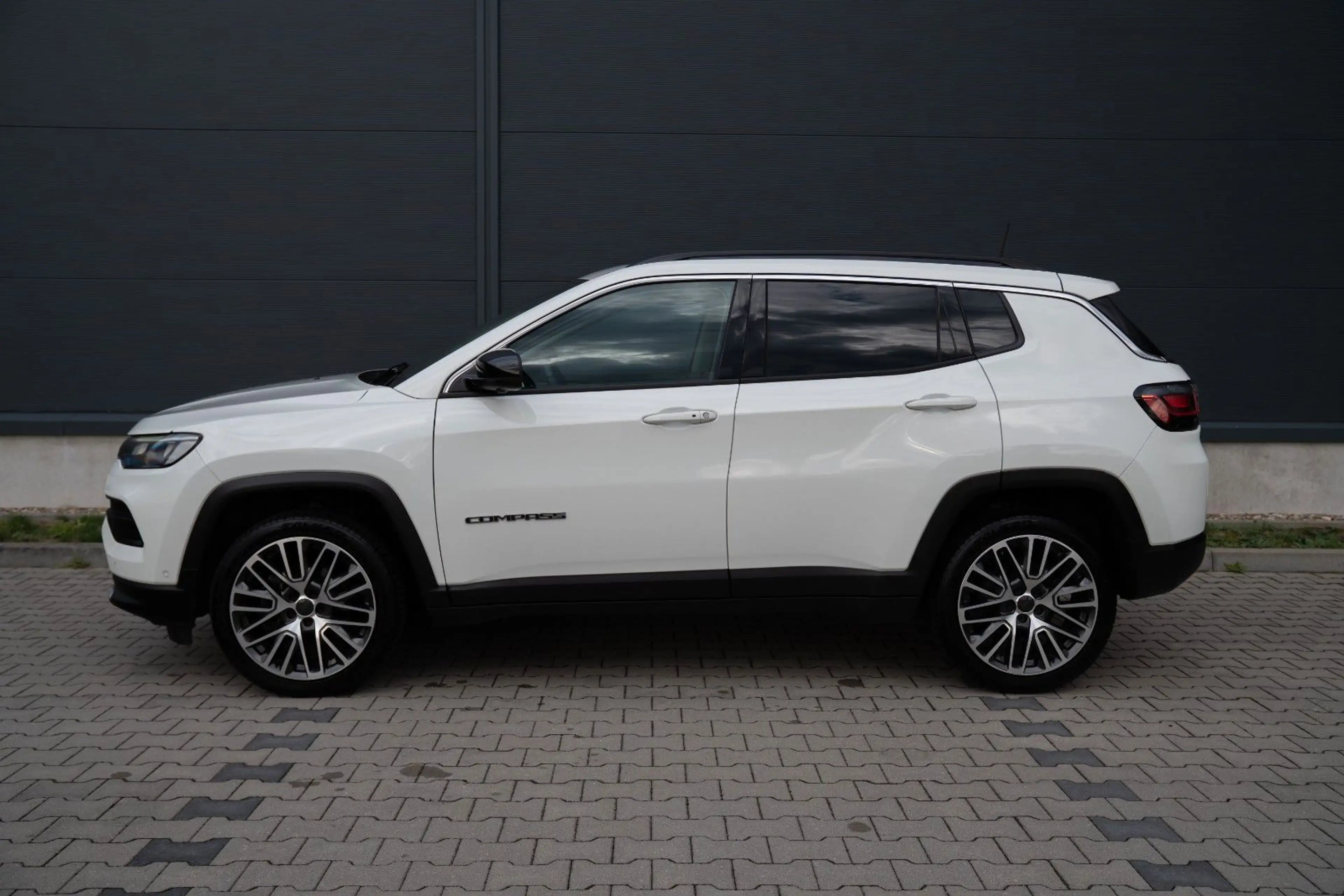 Jeep Compass Limited Plug-In-Hybrid 4WD*LED*PANO*CAM* — photo 6