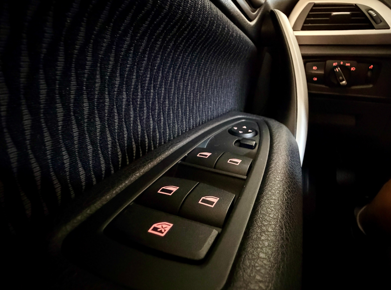 BMW 116 116 d Advantage-LED - 8fach bereift — photo 9