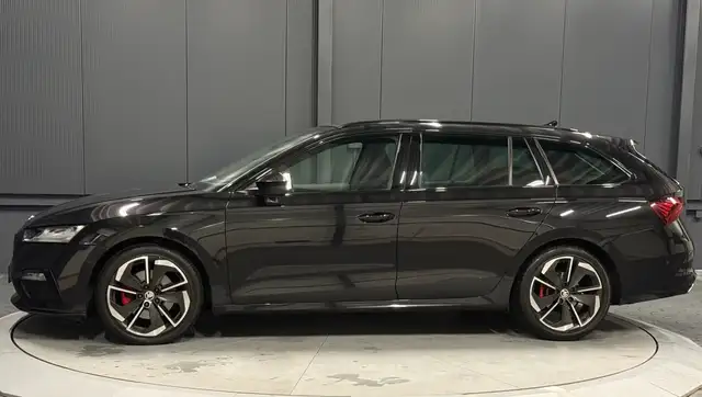 Skoda Octavia view 3