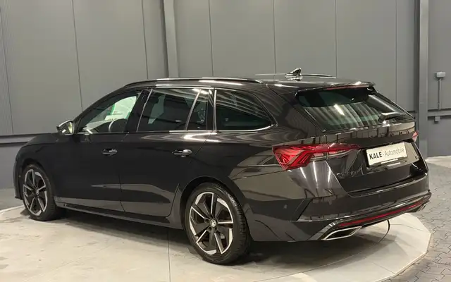 Skoda Octavia view 4