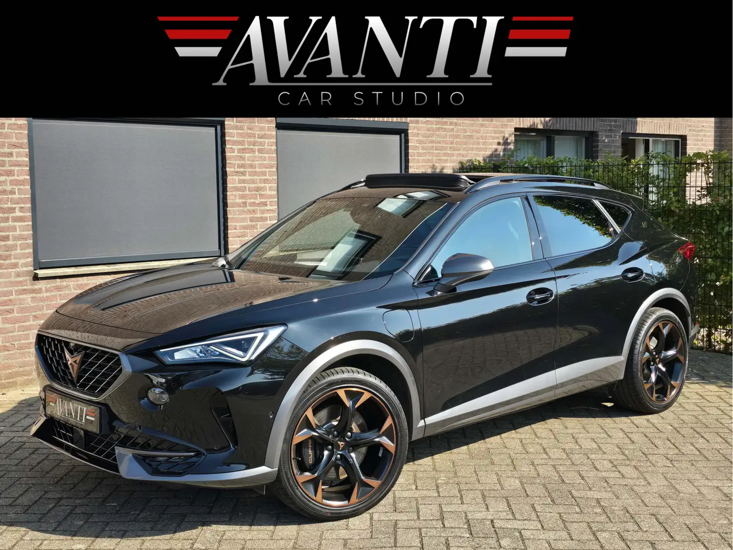 CUPRA Formentor 1.4 e-Hybrid VZ Copper Edition PANO VIRTUAL ADAPTI Zwart - 1